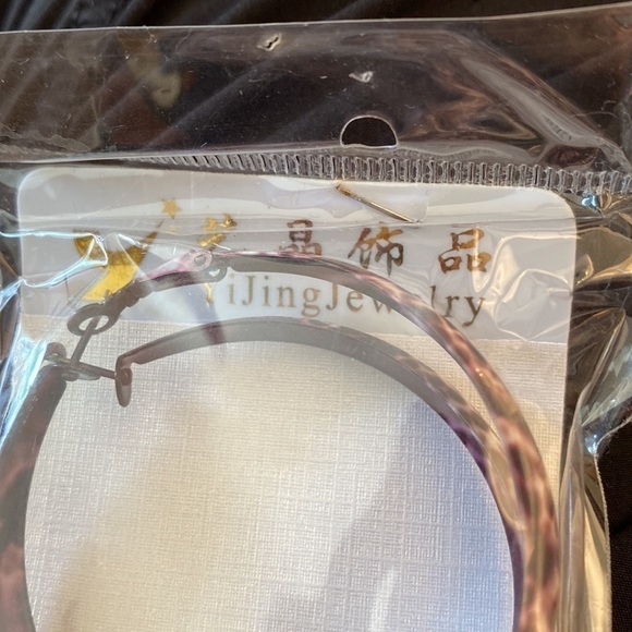 Snakeskin hoop earrings new in packaging - Picture 5 of 5